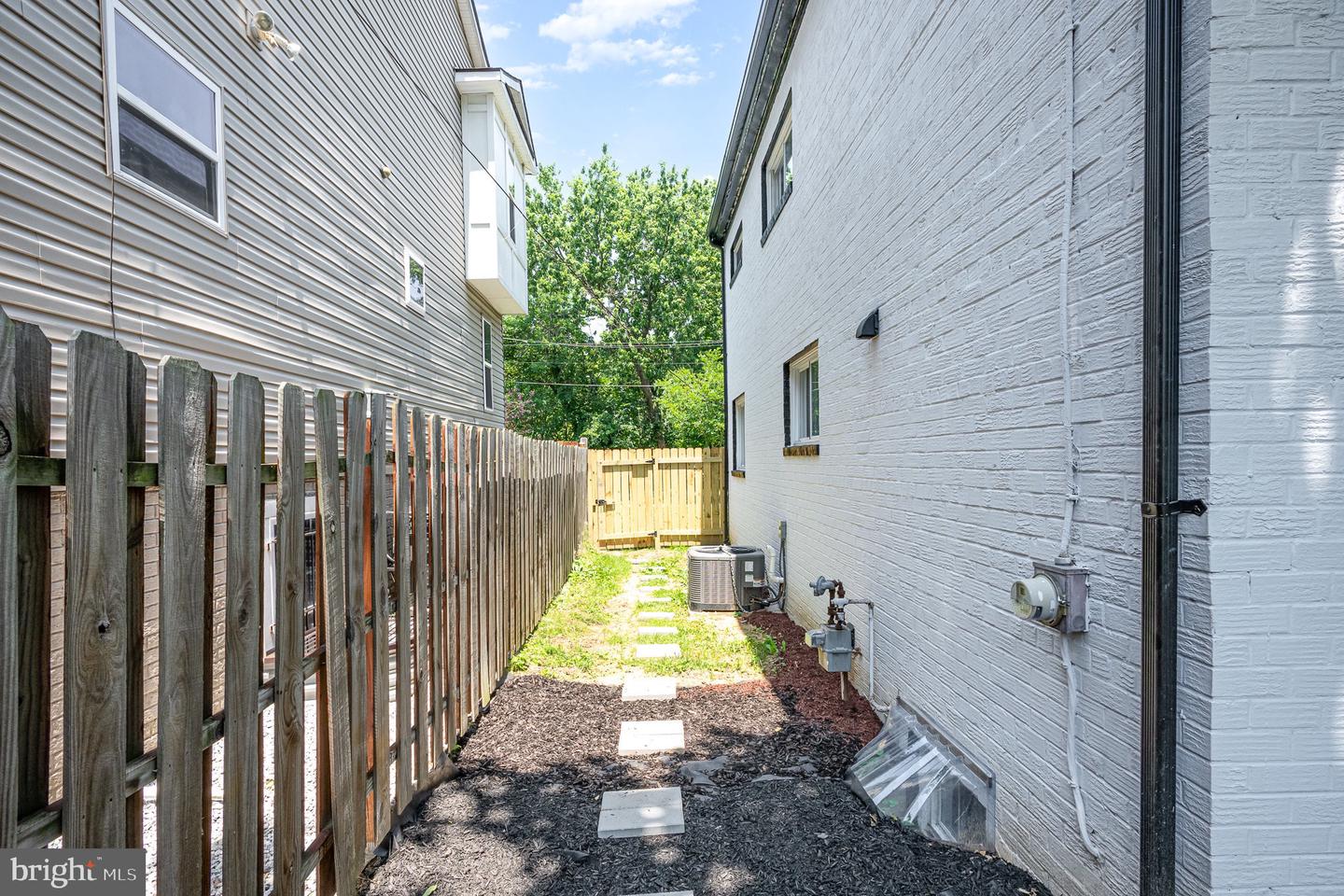 4605 GRANT ST NE, WASHINGTON, District Of Columbia 20019, 4 Bedrooms Bedrooms, 10 Rooms Rooms,2 BathroomsBathrooms,Residential,For sale,4605 GRANT ST NE,DCDC2206128 MLS # DCDC2206128
