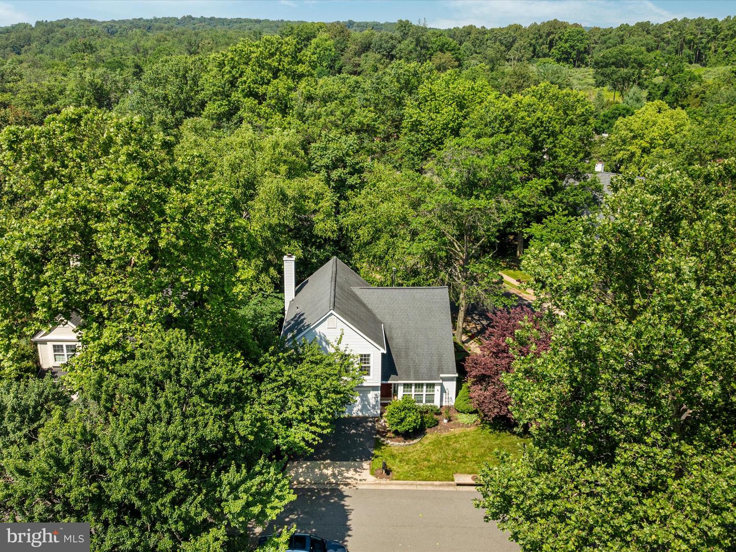 406 DEERPATH AVE SW, LEESBURG, Virginia 20175, 4 Bedrooms Bedrooms, ,2 BathroomsBathrooms,Residential,For sale,406 DEERPATH AVE SW,VALO2099726 MLS # VALO2099726