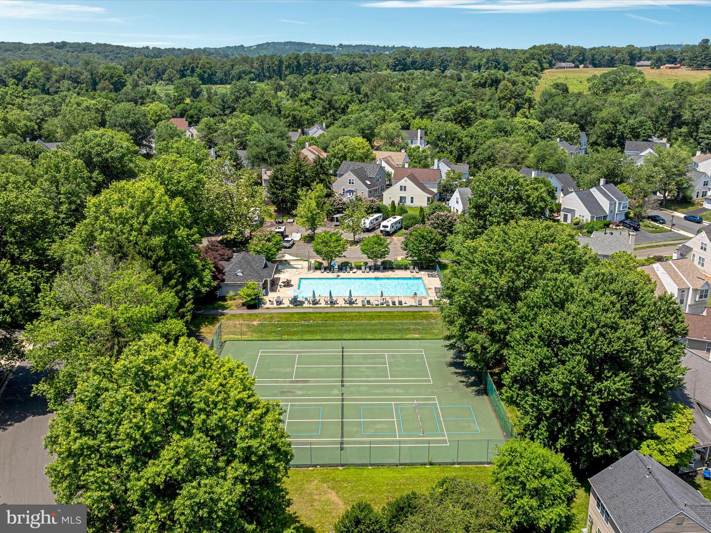 406 DEERPATH AVE SW, LEESBURG, Virginia 20175, 4 Bedrooms Bedrooms, ,2 BathroomsBathrooms,Residential,For sale,406 DEERPATH AVE SW,VALO2099726 MLS # VALO2099726