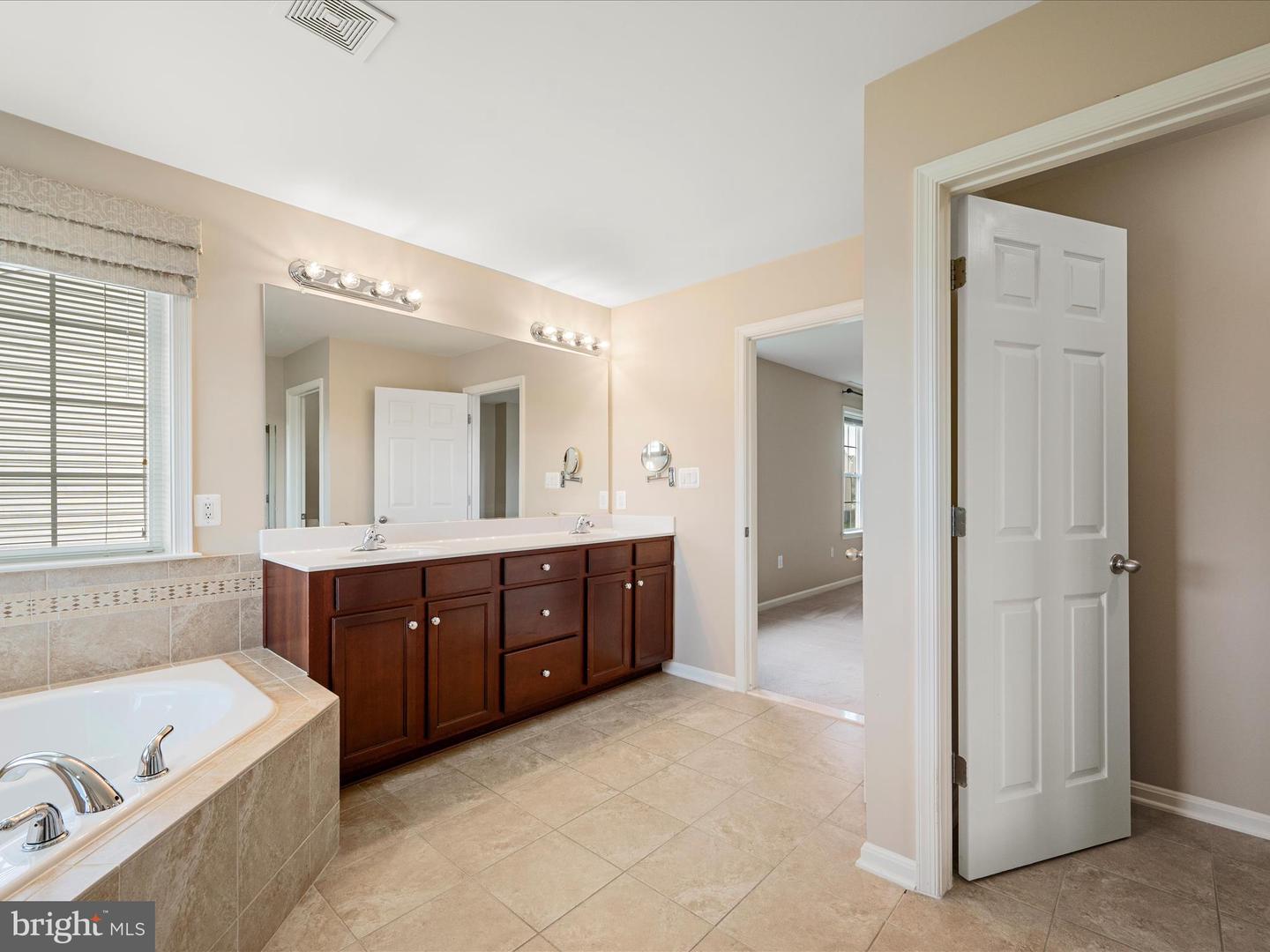 114 RENEE LN, WINCHESTER, Virginia 22602, 5 Bedrooms Bedrooms, ,4 BathroomsBathrooms,Residential,For sale,114 RENEE LN,VAFV2034972 MLS # VAFV2034972