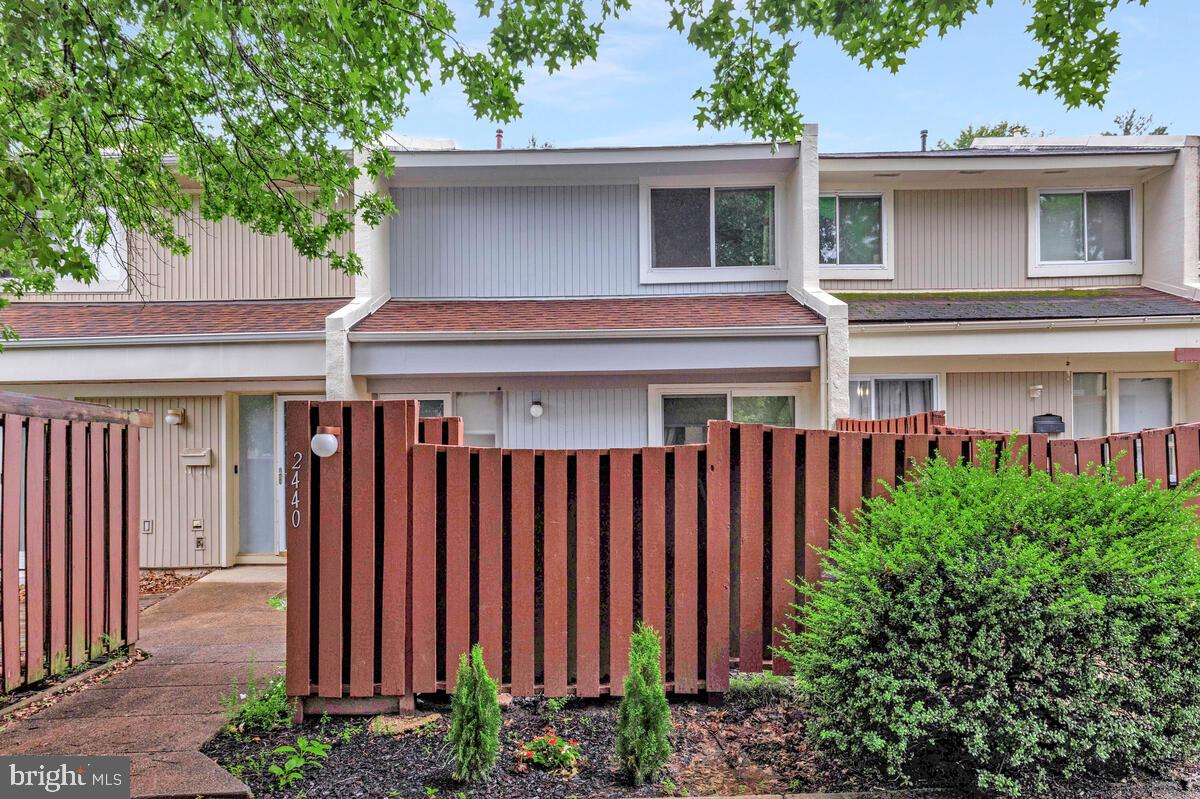 2440 SOUTHGATE SQ, RESTON, Virginia 20191, 3 Bedrooms Bedrooms, ,3 BathroomsBathrooms,Residential,For sale,2440 SOUTHGATE SQ,VAFX2248208 MLS # VAFX2248208