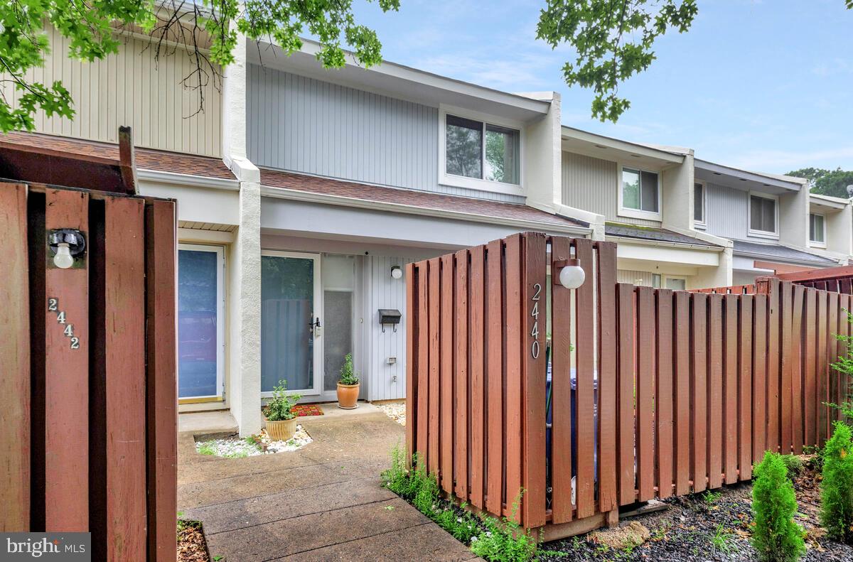 2440 SOUTHGATE SQ, RESTON, Virginia 20191, 3 Bedrooms Bedrooms, ,3 BathroomsBathrooms,Residential,For sale,2440 SOUTHGATE SQ,VAFX2248208 MLS # VAFX2248208