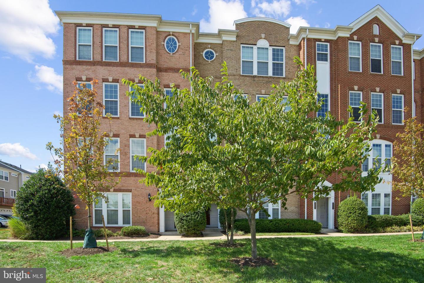 20660 SIBBALD SQ, ASHBURN, Virginia 20147, 3 Bedrooms Bedrooms, ,2 BathroomsBathrooms,Residential,For sale,20660 SIBBALD SQ,VALO2099920 MLS # VALO2099920