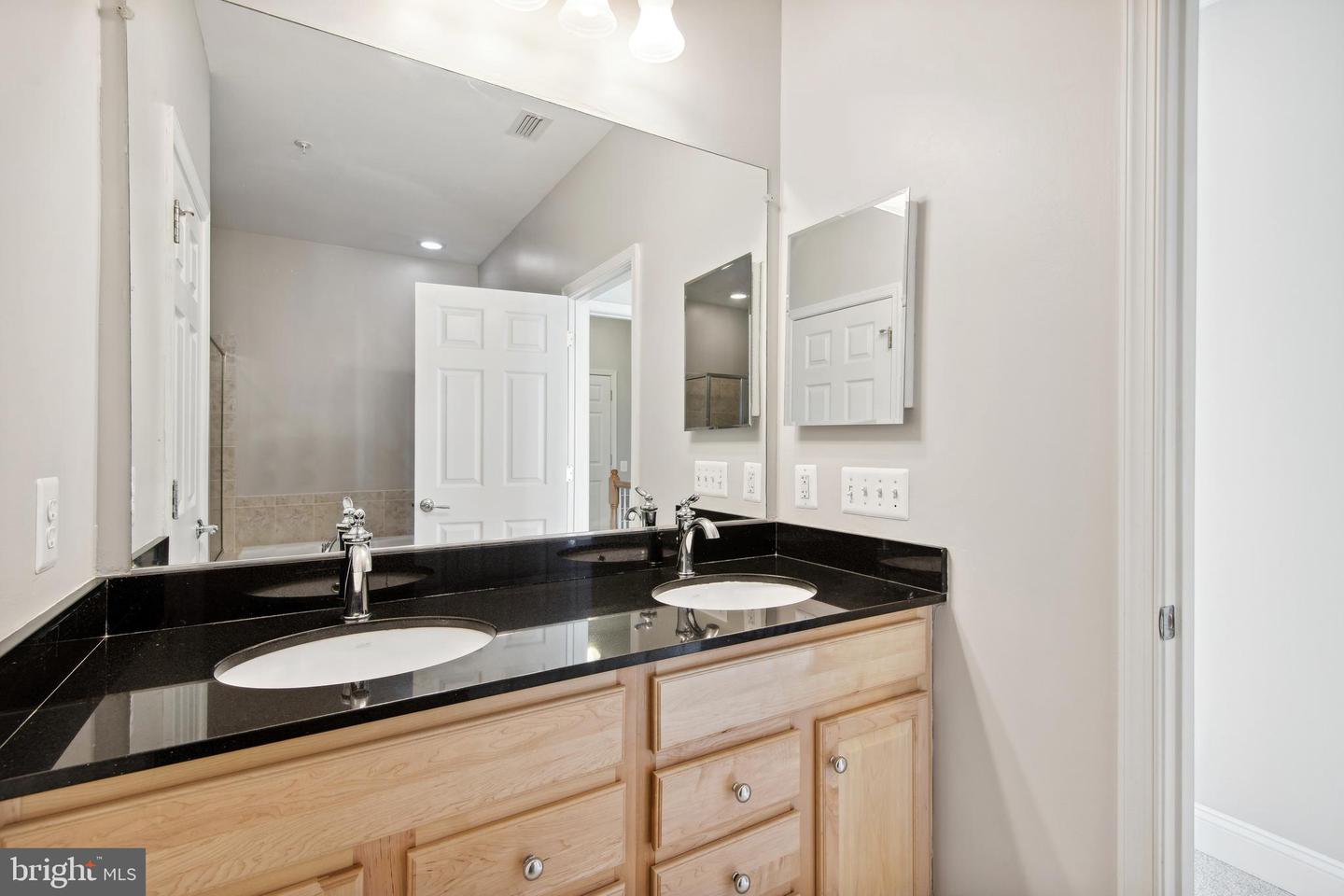 20660 SIBBALD SQ, ASHBURN, Virginia 20147, 3 Bedrooms Bedrooms, ,2 BathroomsBathrooms,Residential,For sale,20660 SIBBALD SQ,VALO2099920 MLS # VALO2099920