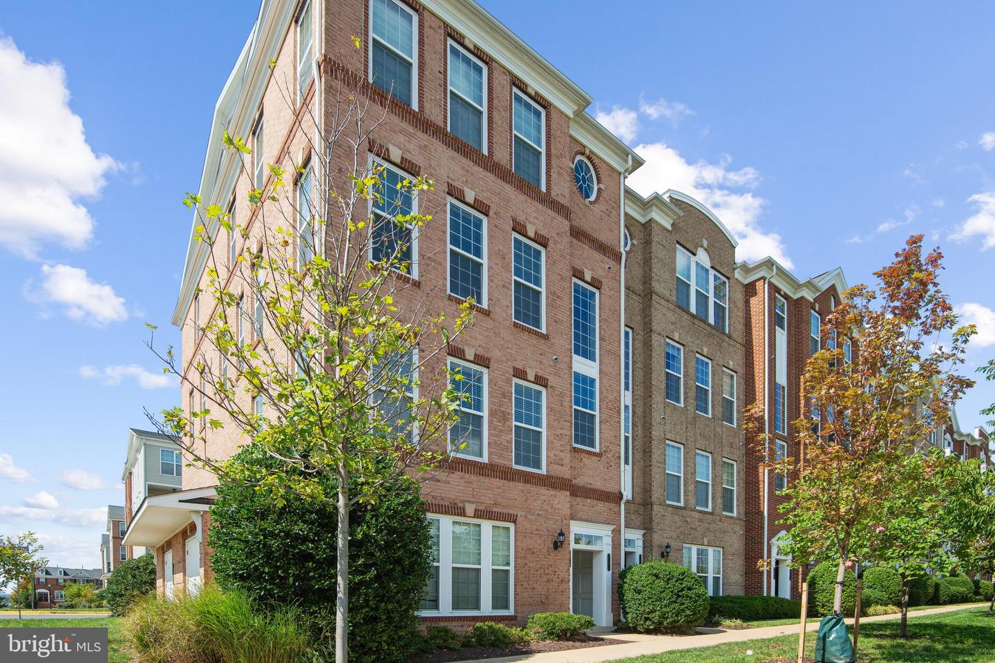 20660 SIBBALD SQ, ASHBURN, Virginia 20147, 3 Bedrooms Bedrooms, ,2 BathroomsBathrooms,Residential,For sale,20660 SIBBALD SQ,VALO2099920 MLS # VALO2099920
