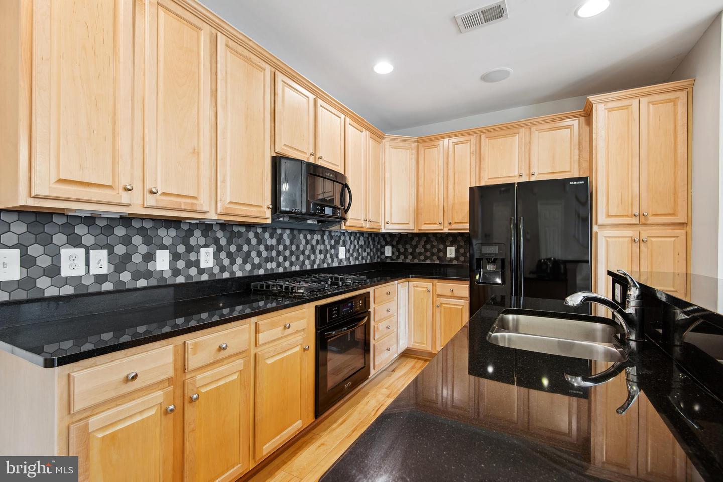 20660 SIBBALD SQ, ASHBURN, Virginia 20147, 3 Bedrooms Bedrooms, ,2 BathroomsBathrooms,Residential,For sale,20660 SIBBALD SQ,VALO2099920 MLS # VALO2099920