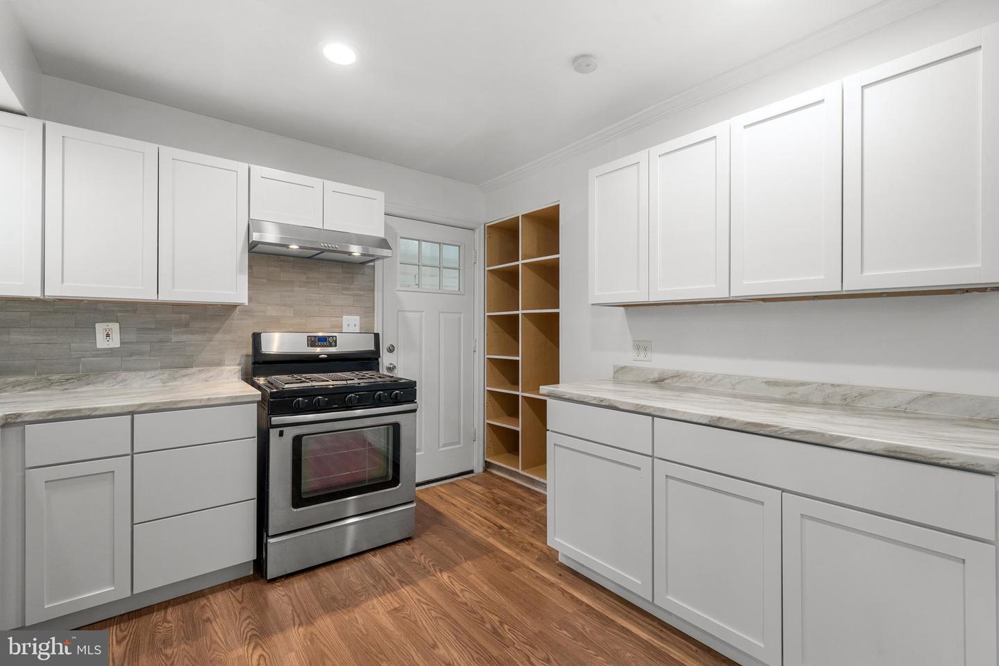 5505 HEMING AVE, SPRINGFIELD, Virginia 22151, 3 Bedrooms Bedrooms, ,3 BathroomsBathrooms,Residential,For sale,5505 HEMING AVE,VAFX2249200 MLS # VAFX2249200