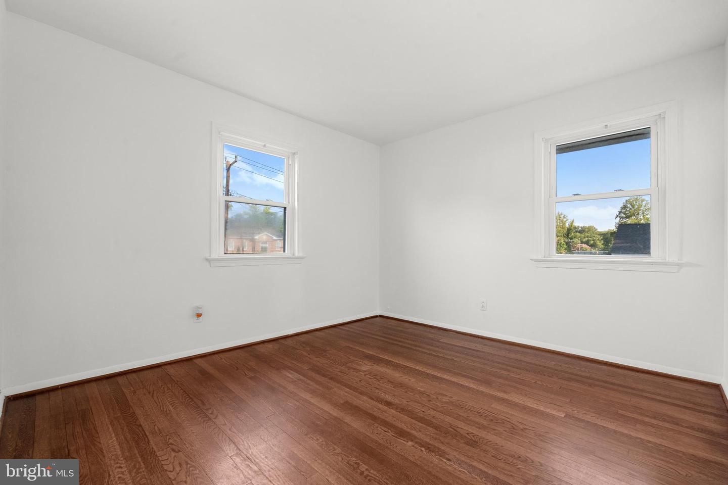 5505 HEMING AVE, SPRINGFIELD, Virginia 22151, 3 Bedrooms Bedrooms, ,3 BathroomsBathrooms,Residential,For sale,5505 HEMING AVE,VAFX2249200 MLS # VAFX2249200