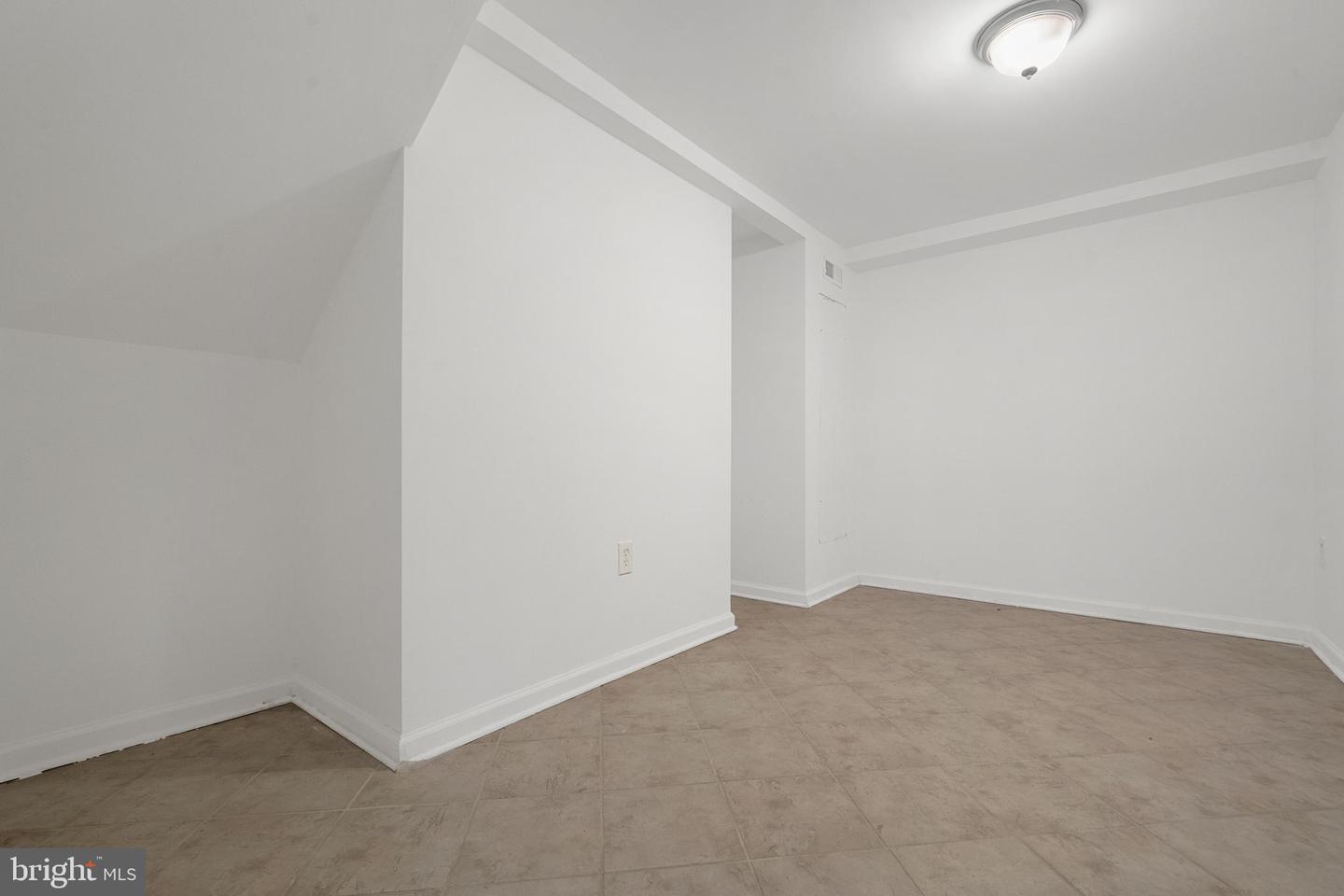 5505 HEMING AVE, SPRINGFIELD, Virginia 22151, 3 Bedrooms Bedrooms, ,3 BathroomsBathrooms,Residential,For sale,5505 HEMING AVE,VAFX2249200 MLS # VAFX2249200