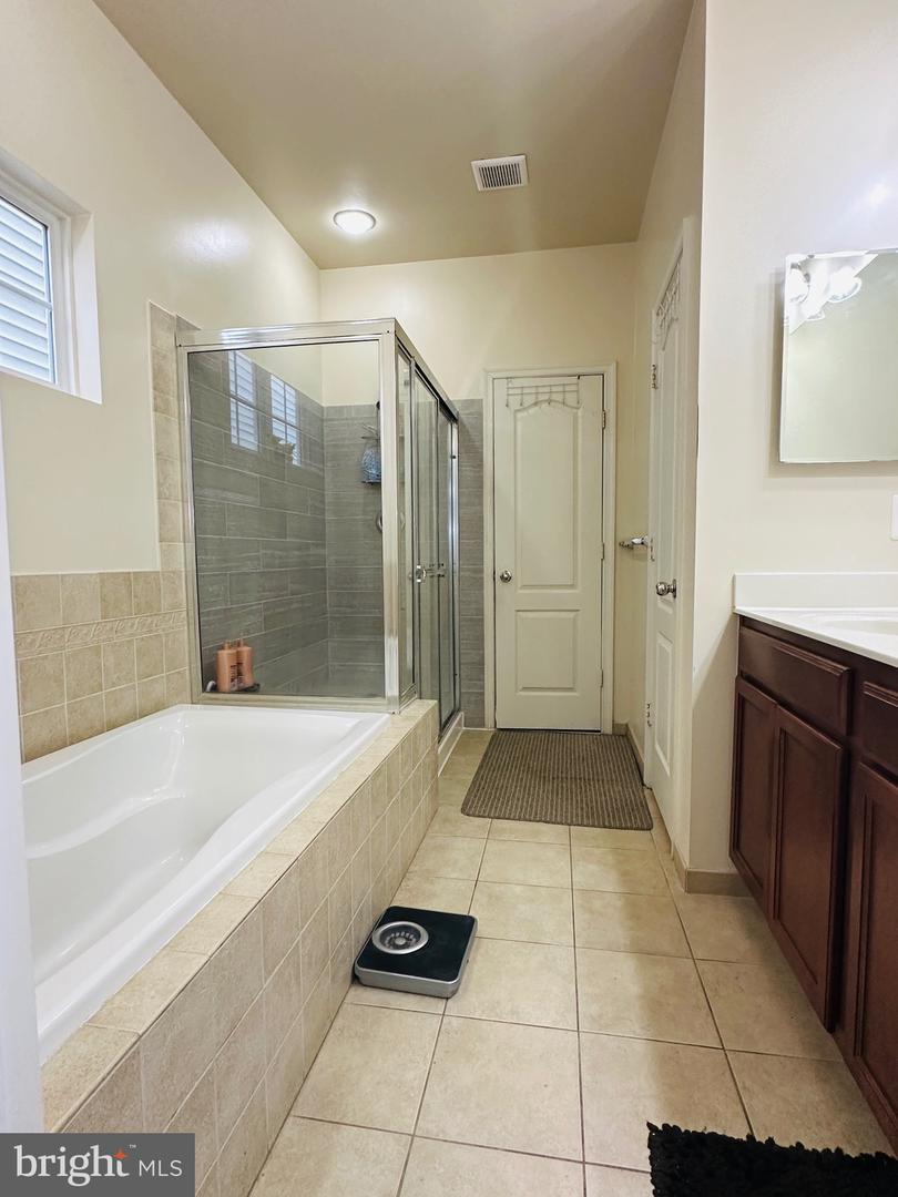 16924 CHIMERA PL, WOODBRIDGE, Virginia 22191, 4 Bedrooms Bedrooms, ,3 BathroomsBathrooms,Residential,For sale,16924 CHIMERA PL,VAPW2097576 MLS # VAPW2097576