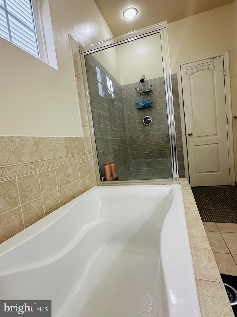 16924 CHIMERA PL, WOODBRIDGE, Virginia 22191, 4 Bedrooms Bedrooms, ,3 BathroomsBathrooms,Residential,For sale,16924 CHIMERA PL,VAPW2097576 MLS # VAPW2097576