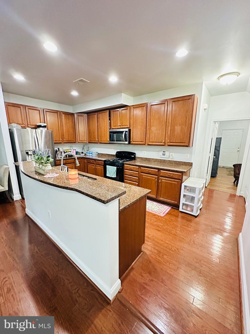 16924 CHIMERA PL, WOODBRIDGE, Virginia 22191, 4 Bedrooms Bedrooms, ,3 BathroomsBathrooms,Residential,For sale,16924 CHIMERA PL,VAPW2097576 MLS # VAPW2097576