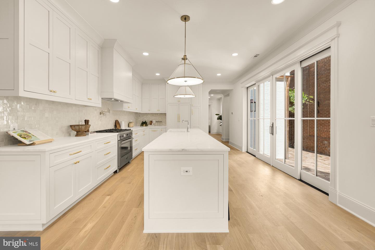 311 5TH ST SE, WASHINGTON, District Of Columbia 20003, 5 Bedrooms Bedrooms, ,3 BathroomsBathrooms,Residential,For sale,311 5TH ST SE,DCDC2206936 MLS # DCDC2206936
