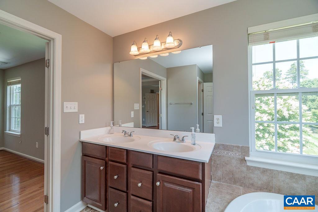 716 BEAR ISLAND PKWY, ZION CROSSROADS, Virginia 22942, 4 Bedrooms Bedrooms, ,2 BathroomsBathrooms,Residential,For sale,716 BEAR ISLAND PKWY,666009 MLS # 666009