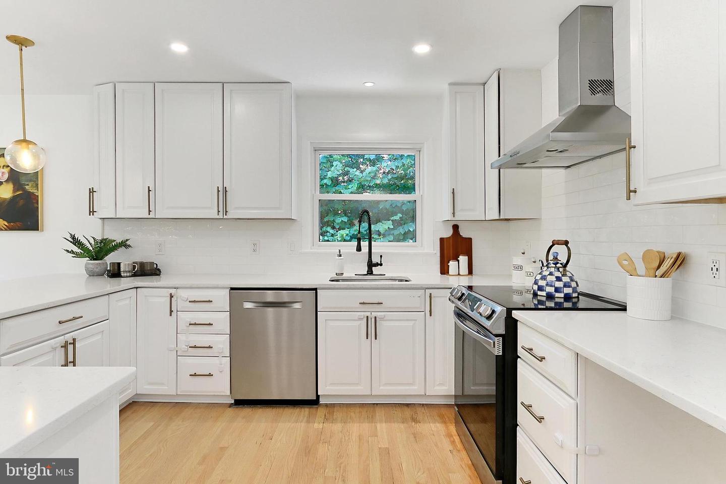 109 PATRICK ST SE, VIENNA, Virginia 22180, 4 Bedrooms Bedrooms, ,3 BathroomsBathrooms,Residential,For sale,109 PATRICK ST SE,VAFX2250042 MLS # VAFX2250042