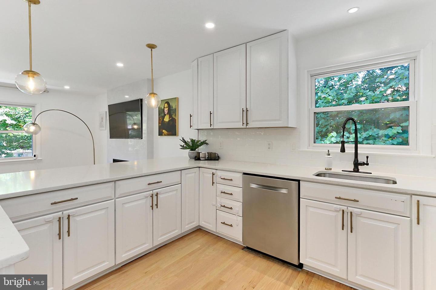 109 PATRICK ST SE, VIENNA, Virginia 22180, 4 Bedrooms Bedrooms, ,3 BathroomsBathrooms,Residential,For sale,109 PATRICK ST SE,VAFX2250042 MLS # VAFX2250042