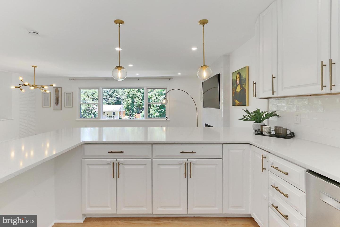 109 PATRICK ST SE, VIENNA, Virginia 22180, 4 Bedrooms Bedrooms, ,3 BathroomsBathrooms,Residential,For sale,109 PATRICK ST SE,VAFX2250042 MLS # VAFX2250042