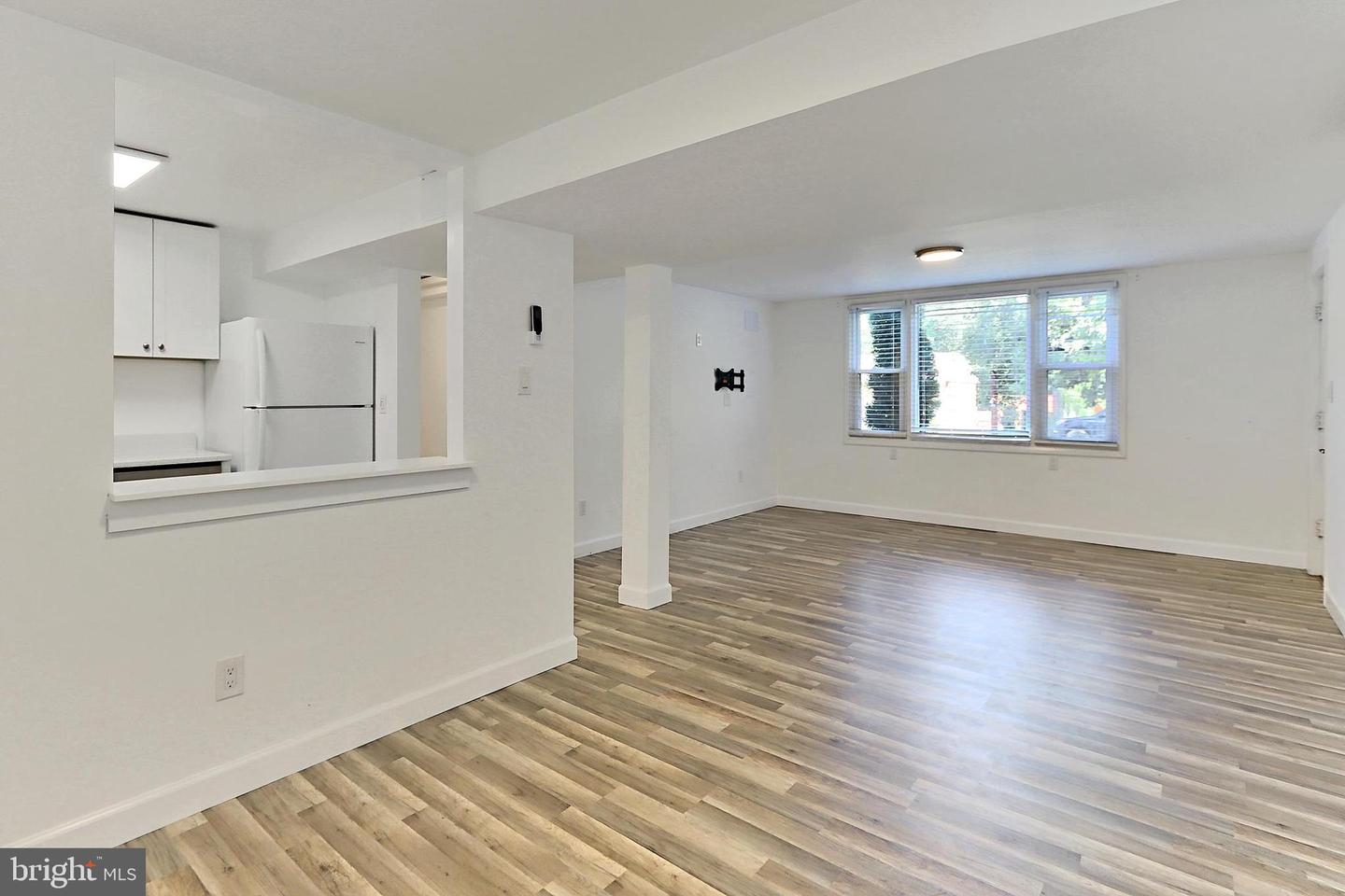 109 PATRICK ST SE, VIENNA, Virginia 22180, 4 Bedrooms Bedrooms, ,3 BathroomsBathrooms,Residential,For sale,109 PATRICK ST SE,VAFX2250042 MLS # VAFX2250042
