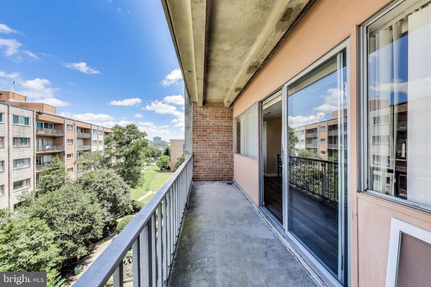 5851 QUANTRELL AVE #407, ALEXANDRIA, Virginia 22312, 1 Bedroom Bedrooms, ,1 BathroomBathrooms,Residential,For sale,5851 QUANTRELL AVE #407,VAAX2046806 MLS # VAAX2046806