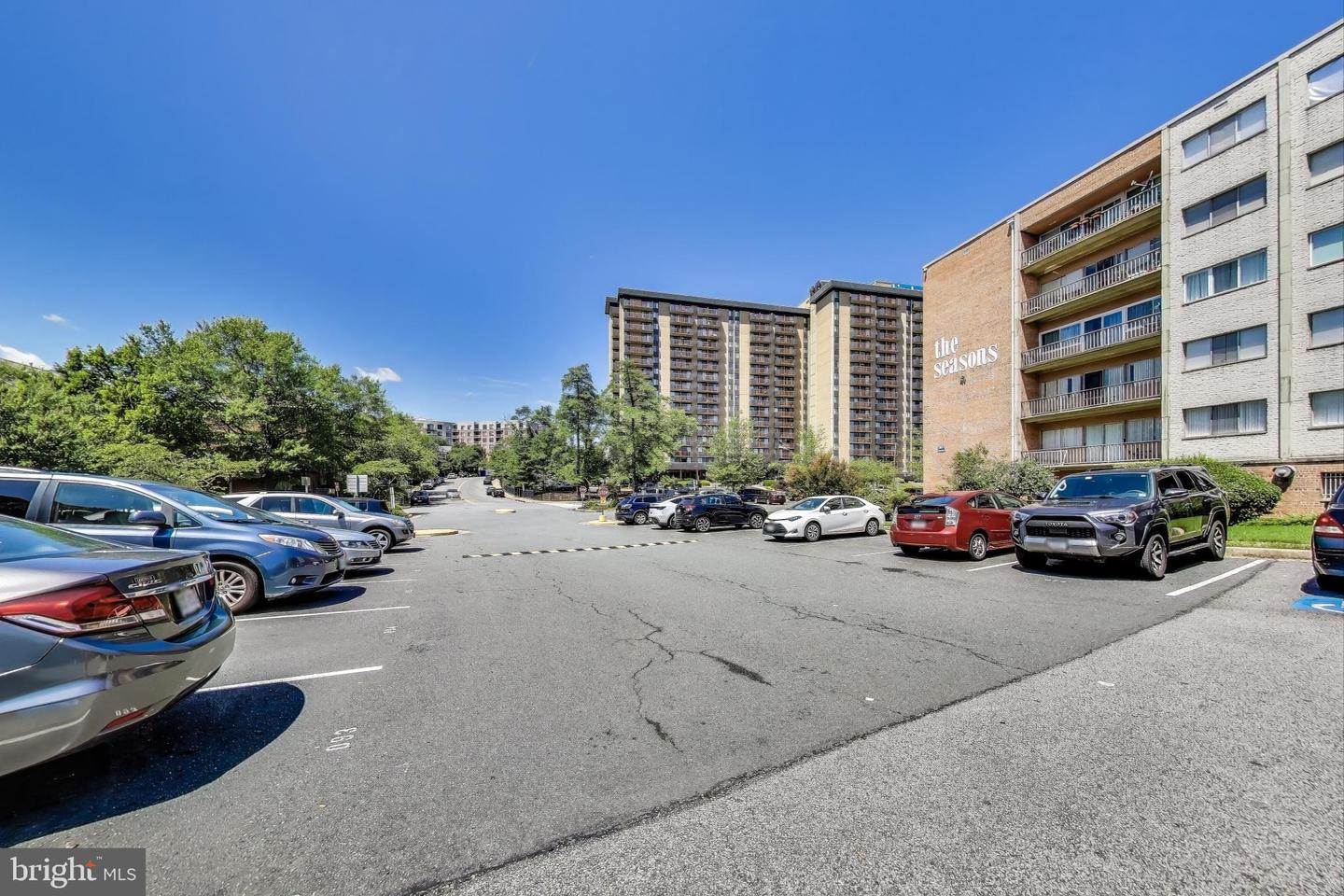 5851 QUANTRELL AVE #407, ALEXANDRIA, Virginia 22312, 1 Bedroom Bedrooms, ,1 BathroomBathrooms,Residential,For sale,5851 QUANTRELL AVE #407,VAAX2046806 MLS # VAAX2046806