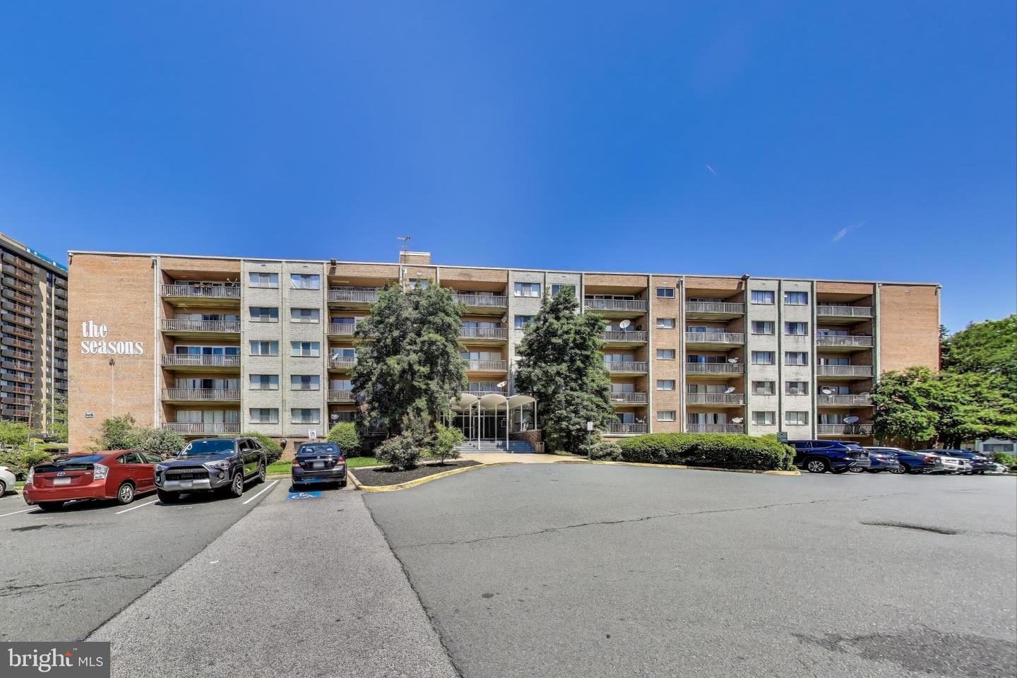 5851 QUANTRELL AVE #407, ALEXANDRIA, Virginia 22312, 1 Bedroom Bedrooms, ,1 BathroomBathrooms,Residential,For sale,5851 QUANTRELL AVE #407,VAAX2046806 MLS # VAAX2046806