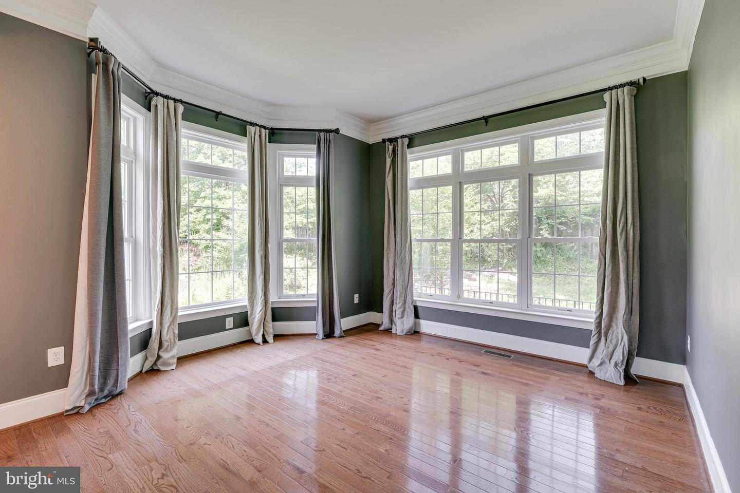 10002 COURTHOUSE RD, VIENNA, Virginia 22181, 6 Bedrooms Bedrooms, ,5 BathroomsBathrooms,Residential,For sale,10002 COURTHOUSE RD,VAFX2250034 MLS # VAFX2250034