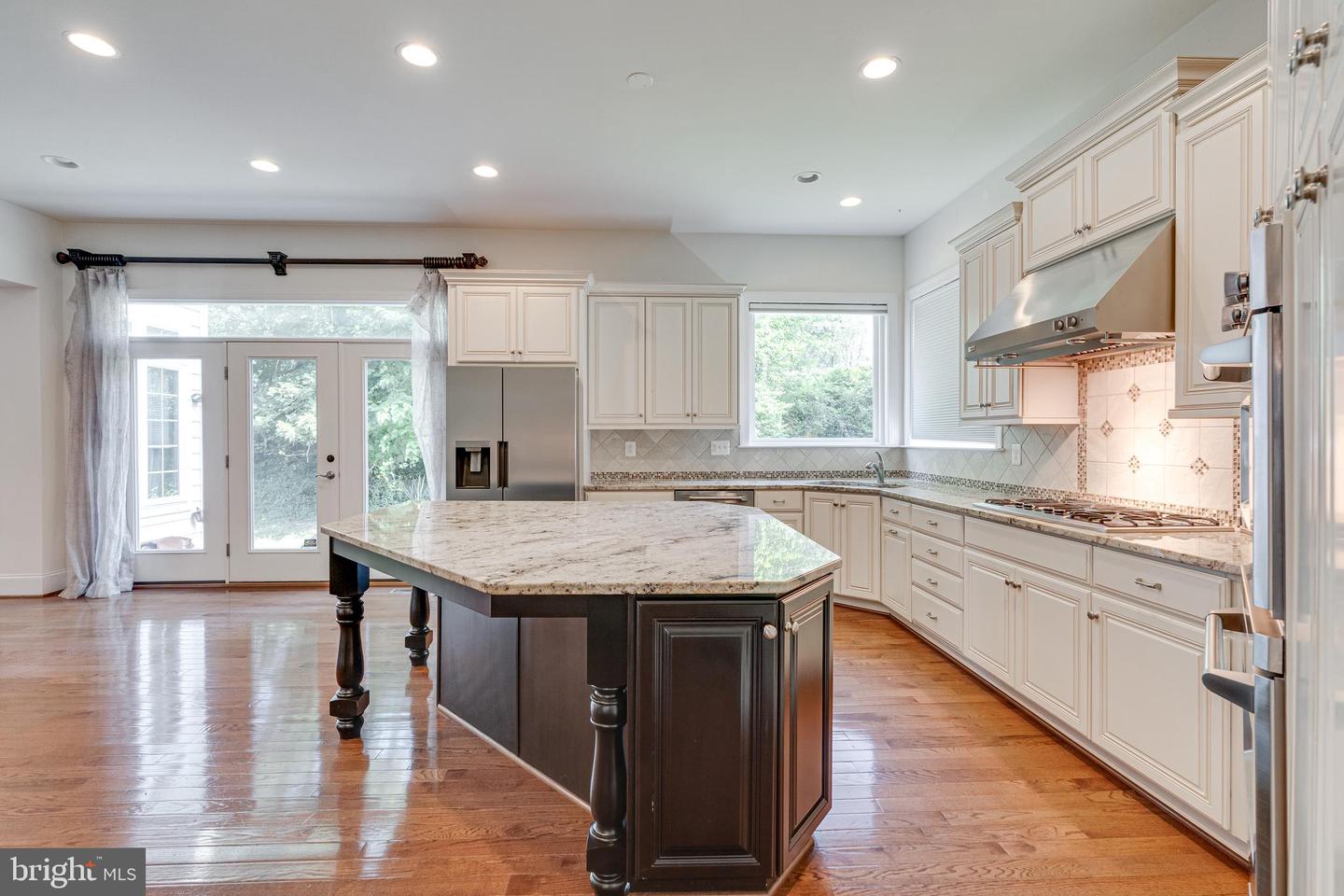 10002 COURTHOUSE RD, VIENNA, Virginia 22181, 6 Bedrooms Bedrooms, ,5 BathroomsBathrooms,Residential,For sale,10002 COURTHOUSE RD,VAFX2250034 MLS # VAFX2250034