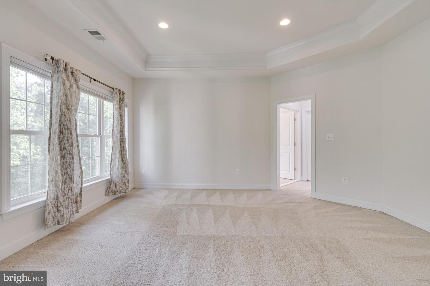 10002 COURTHOUSE RD, VIENNA, Virginia 22181, 6 Bedrooms Bedrooms, ,5 BathroomsBathrooms,Residential,For sale,10002 COURTHOUSE RD,VAFX2250034 MLS # VAFX2250034