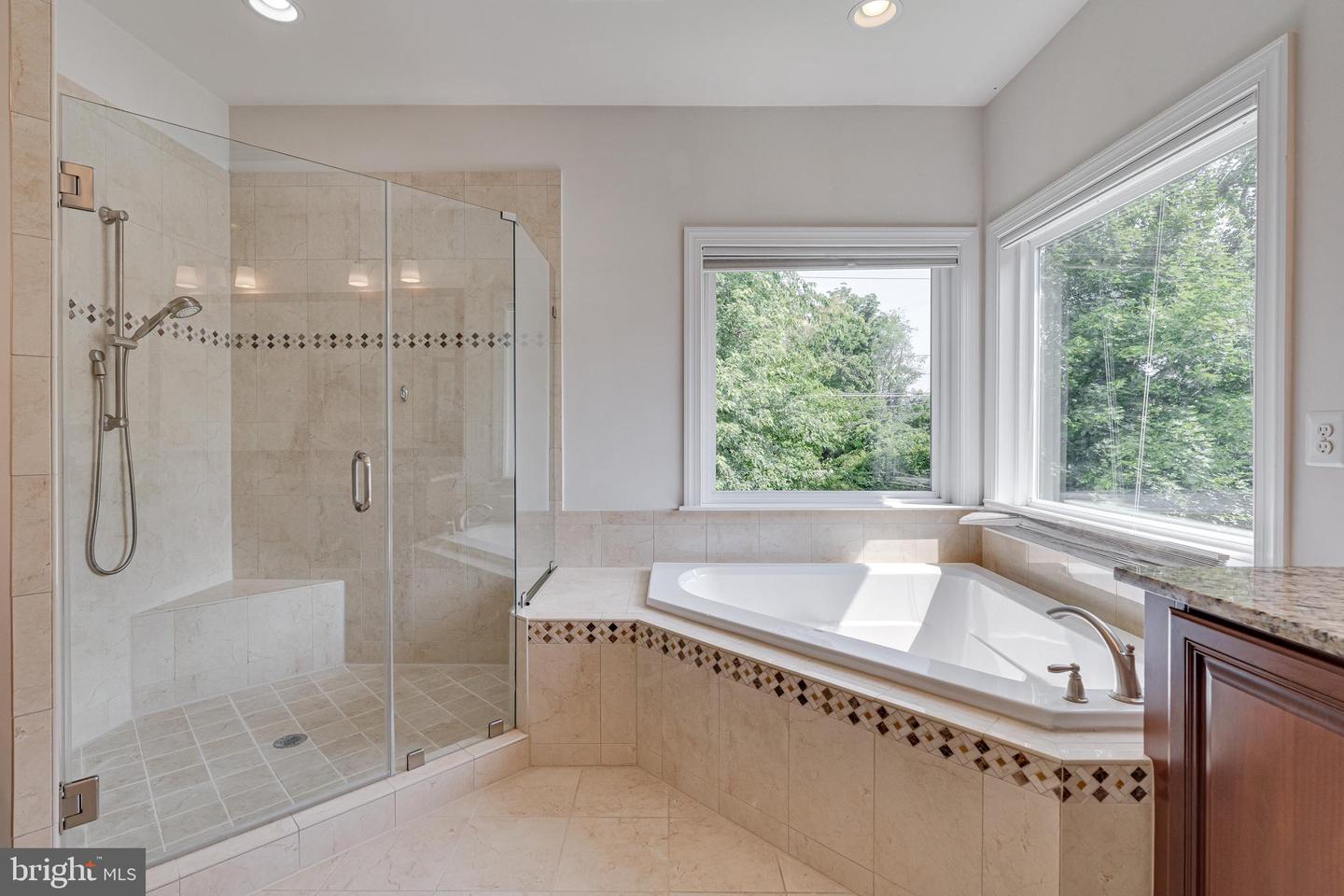 10002 COURTHOUSE RD, VIENNA, Virginia 22181, 6 Bedrooms Bedrooms, ,5 BathroomsBathrooms,Residential,For sale,10002 COURTHOUSE RD,VAFX2250034 MLS # VAFX2250034