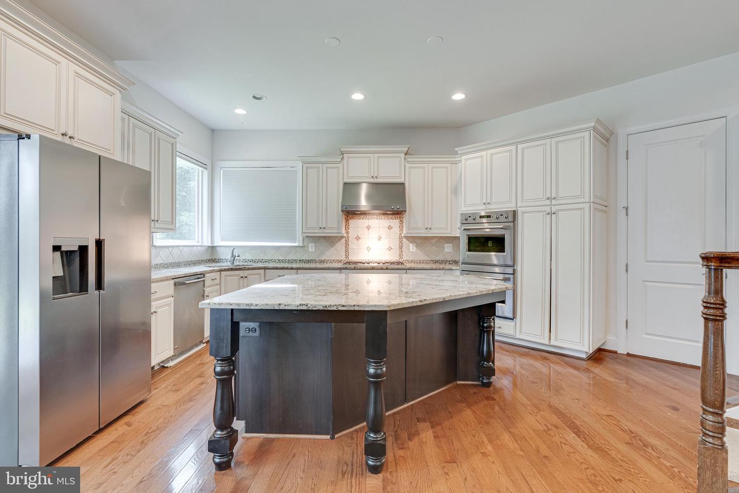10002 COURTHOUSE RD, VIENNA, Virginia 22181, 6 Bedrooms Bedrooms, ,5 BathroomsBathrooms,Residential,For sale,10002 COURTHOUSE RD,VAFX2250034 MLS # VAFX2250034