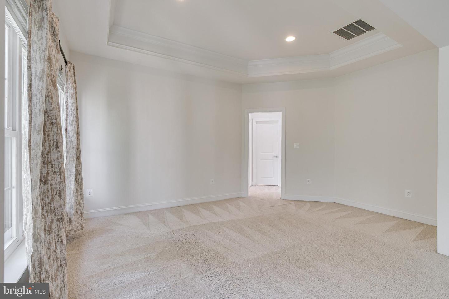 10002 COURTHOUSE RD, VIENNA, Virginia 22181, 6 Bedrooms Bedrooms, ,5 BathroomsBathrooms,Residential,For sale,10002 COURTHOUSE RD,VAFX2250034 MLS # VAFX2250034