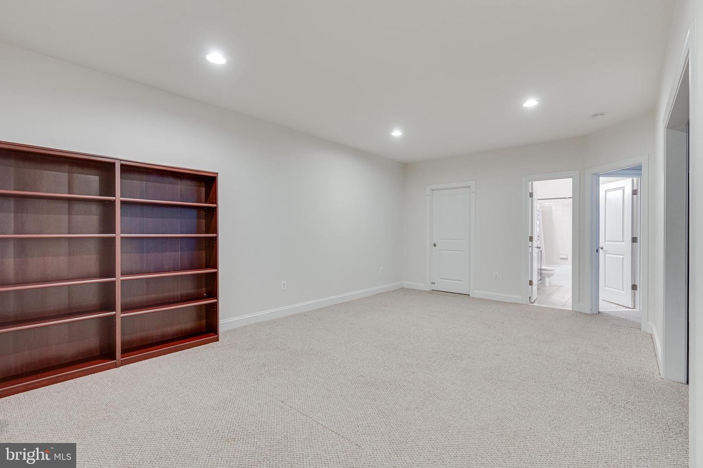 10002 COURTHOUSE RD, VIENNA, Virginia 22181, 6 Bedrooms Bedrooms, ,5 BathroomsBathrooms,Residential,For sale,10002 COURTHOUSE RD,VAFX2250034 MLS # VAFX2250034