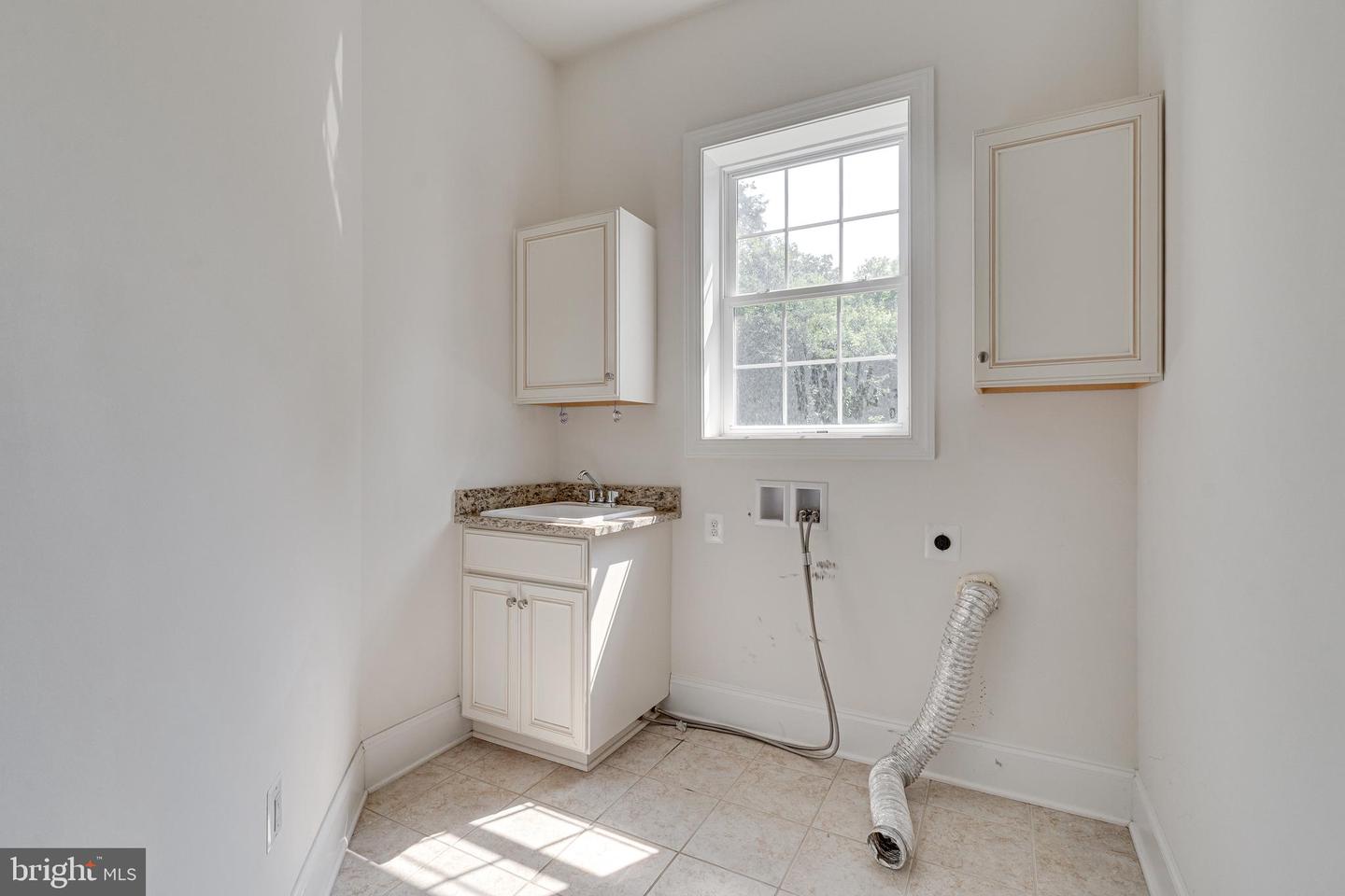 10002 COURTHOUSE RD, VIENNA, Virginia 22181, 6 Bedrooms Bedrooms, ,5 BathroomsBathrooms,Residential,For sale,10002 COURTHOUSE RD,VAFX2250034 MLS # VAFX2250034