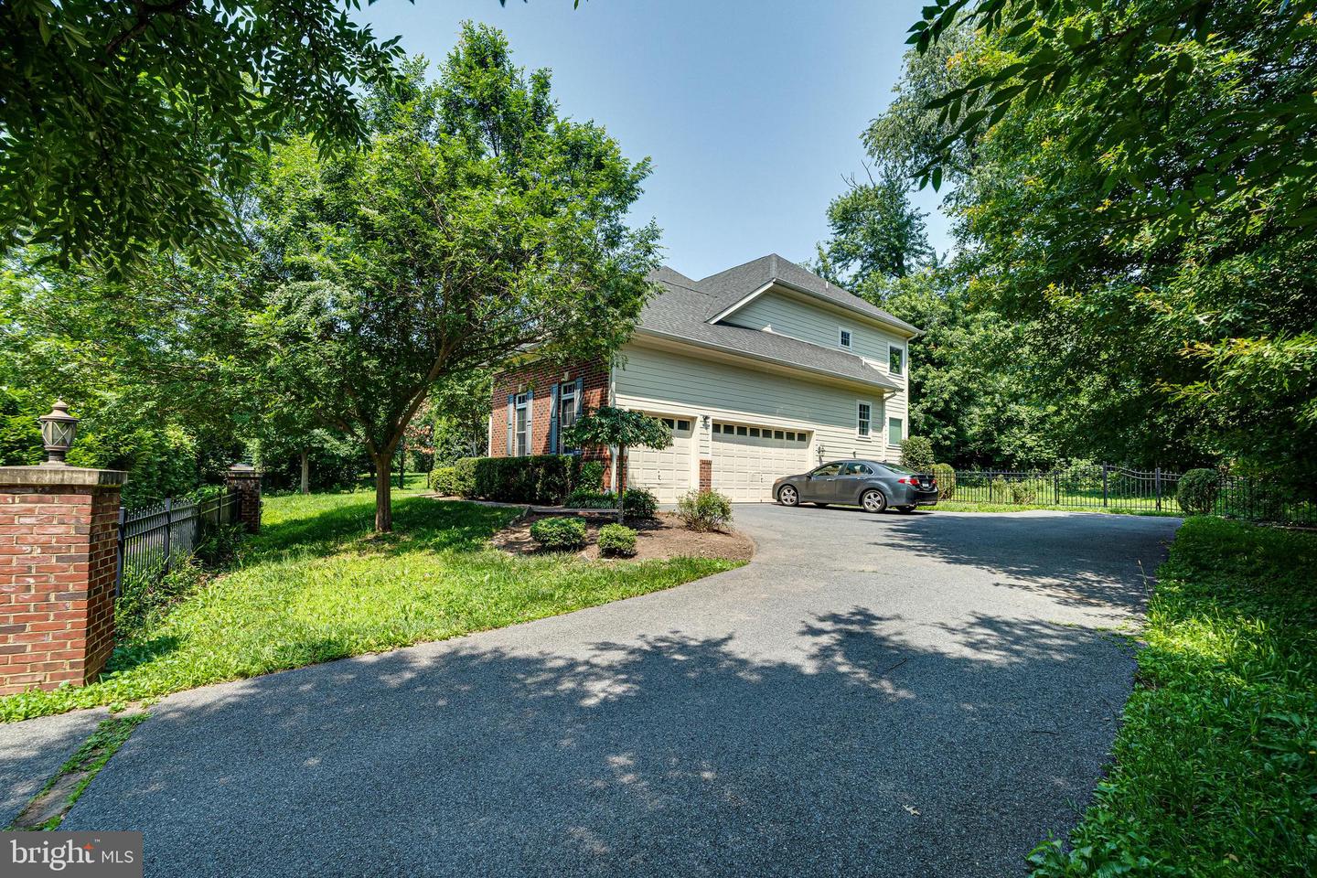 10002 COURTHOUSE RD, VIENNA, Virginia 22181, 6 Bedrooms Bedrooms, ,5 BathroomsBathrooms,Residential,For sale,10002 COURTHOUSE RD,VAFX2250034 MLS # VAFX2250034