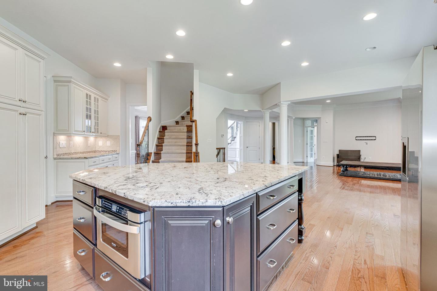10002 COURTHOUSE RD, VIENNA, Virginia 22181, 6 Bedrooms Bedrooms, ,5 BathroomsBathrooms,Residential,For sale,10002 COURTHOUSE RD,VAFX2250034 MLS # VAFX2250034
