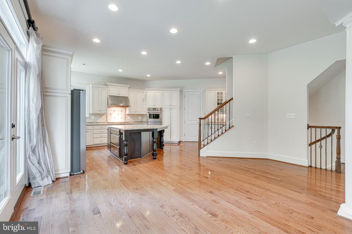 10002 COURTHOUSE RD, VIENNA, Virginia 22181, 6 Bedrooms Bedrooms, ,5 BathroomsBathrooms,Residential,For sale,10002 COURTHOUSE RD,VAFX2250034 MLS # VAFX2250034