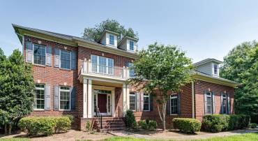 10002 COURTHOUSE RD, VIENNA, Virginia 22181, 6 Bedrooms Bedrooms, ,5 BathroomsBathrooms,Residential,For sale,10002 COURTHOUSE RD,VAFX2250034 MLS # VAFX2250034
