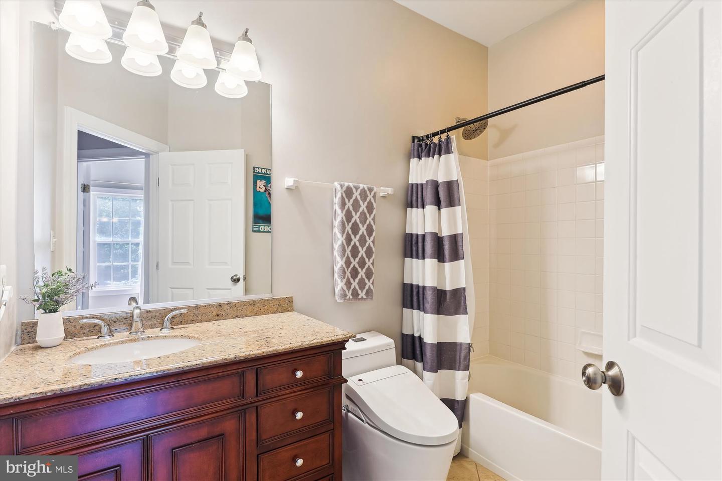 6706 DEBRA LU WAY, SPRINGFIELD, Virginia 22150, 3 Bedrooms Bedrooms, ,2 BathroomsBathrooms,Residential,For sale,6706 DEBRA LU WAY,VAFX2250150 MLS # VAFX2250150