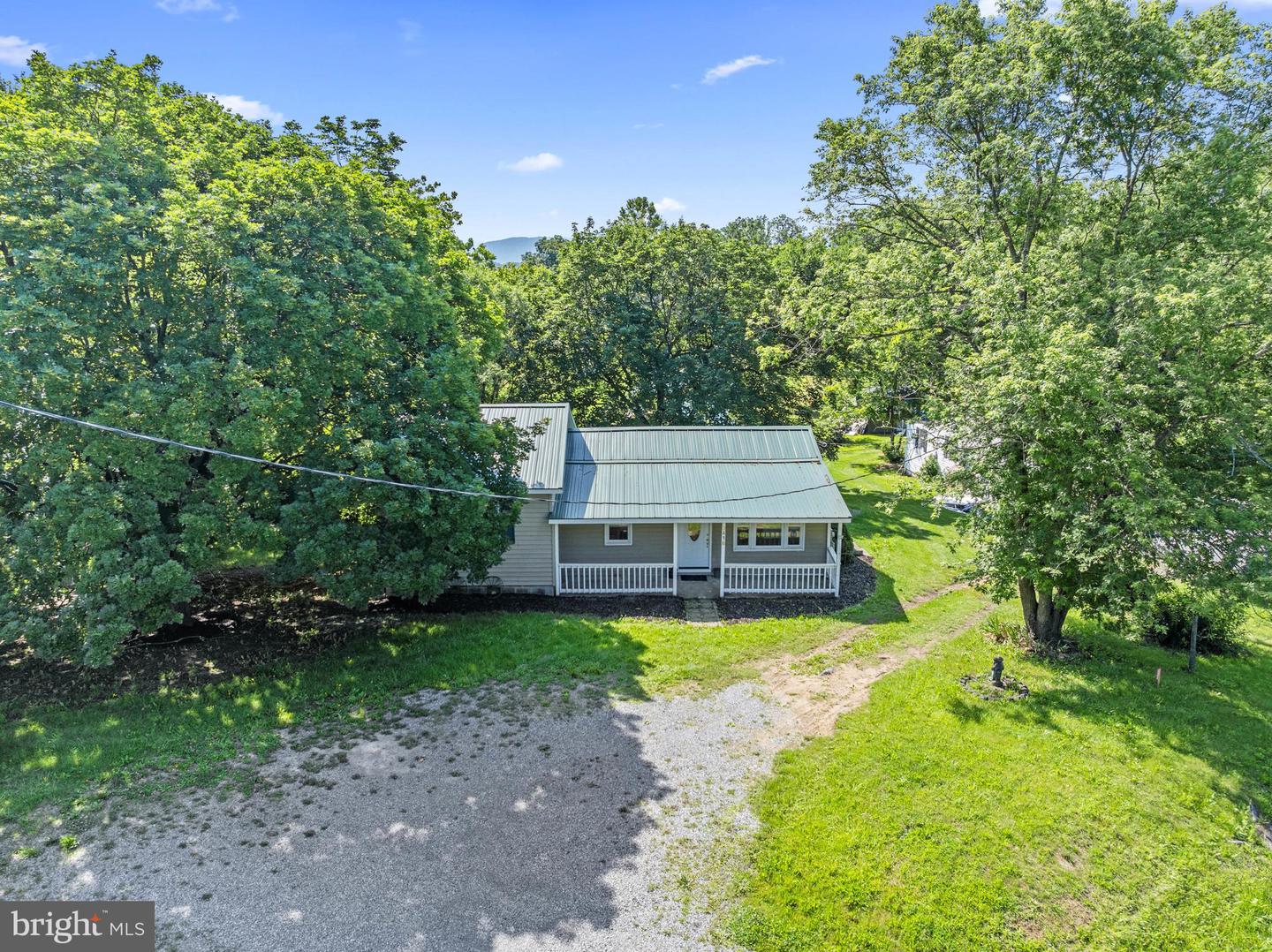 3416 E POINT RD, ELKTON, Virginia 22827, 3 Bedrooms Bedrooms, ,1 BathroomBathrooms,Residential,For sale,3416 E POINT RD,VARO2002396 MLS # VARO2002396