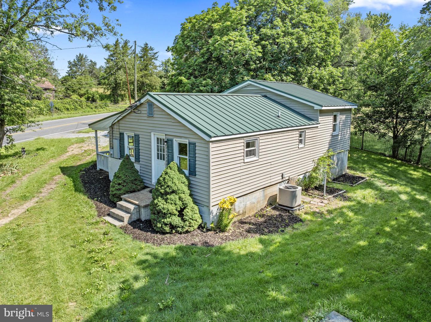 3416 E POINT RD, ELKTON, Virginia 22827, 3 Bedrooms Bedrooms, ,1 BathroomBathrooms,Residential,For sale,3416 E POINT RD,VARO2002396 MLS # VARO2002396