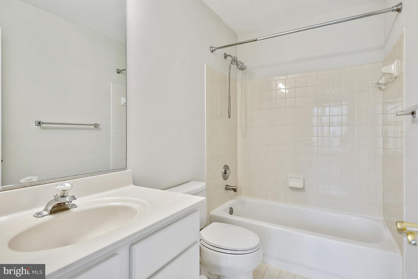 1050 NORTHFALLS CT, GREAT FALLS, Virginia 22066, 6 Bedrooms Bedrooms, ,4 BathroomsBathrooms,Residential,For sale,1050 NORTHFALLS CT,VAFX2250200 MLS # VAFX2250200