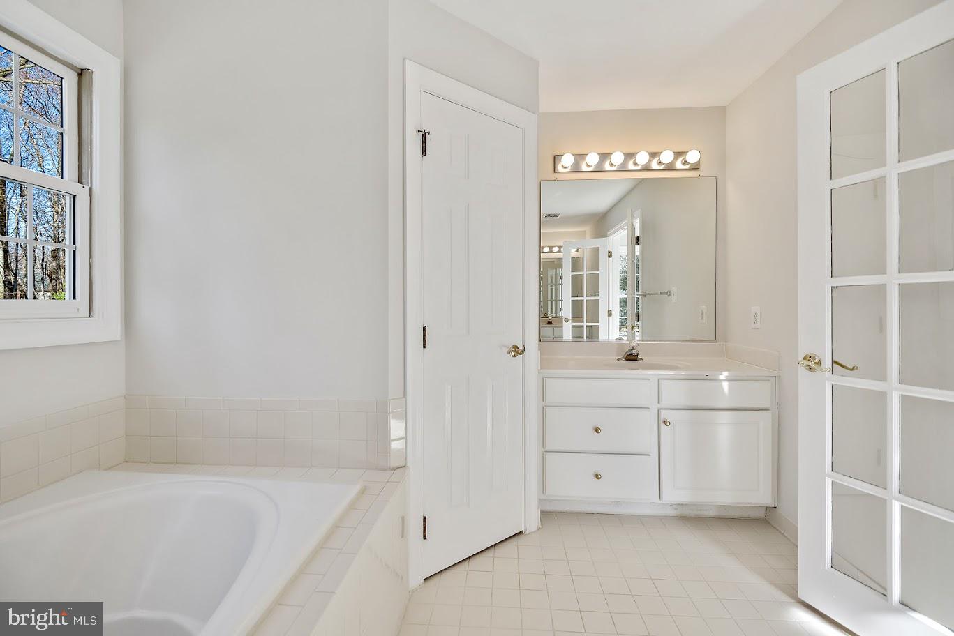 1050 NORTHFALLS CT, GREAT FALLS, Virginia 22066, 6 Bedrooms Bedrooms, ,4 BathroomsBathrooms,Residential,For sale,1050 NORTHFALLS CT,VAFX2250200 MLS # VAFX2250200