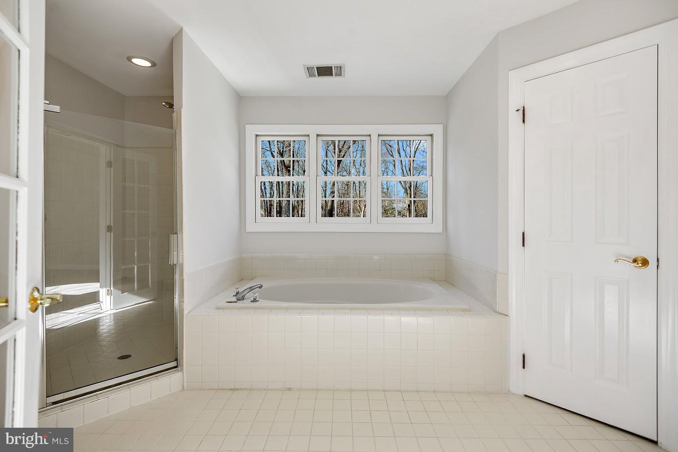 1050 NORTHFALLS CT, GREAT FALLS, Virginia 22066, 6 Bedrooms Bedrooms, ,4 BathroomsBathrooms,Residential,For sale,1050 NORTHFALLS CT,VAFX2250200 MLS # VAFX2250200