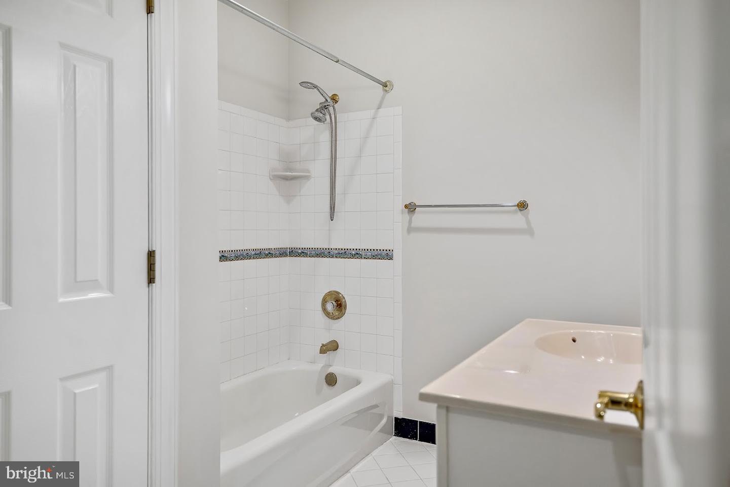 1050 NORTHFALLS CT, GREAT FALLS, Virginia 22066, 6 Bedrooms Bedrooms, ,4 BathroomsBathrooms,Residential,For sale,1050 NORTHFALLS CT,VAFX2250200 MLS # VAFX2250200