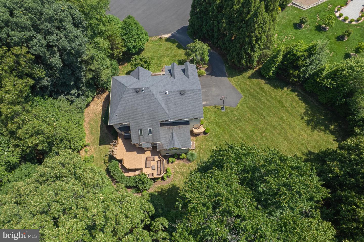 1050 NORTHFALLS CT, GREAT FALLS, Virginia 22066, 6 Bedrooms Bedrooms, ,4 BathroomsBathrooms,Residential,For sale,1050 NORTHFALLS CT,VAFX2250200 MLS # VAFX2250200