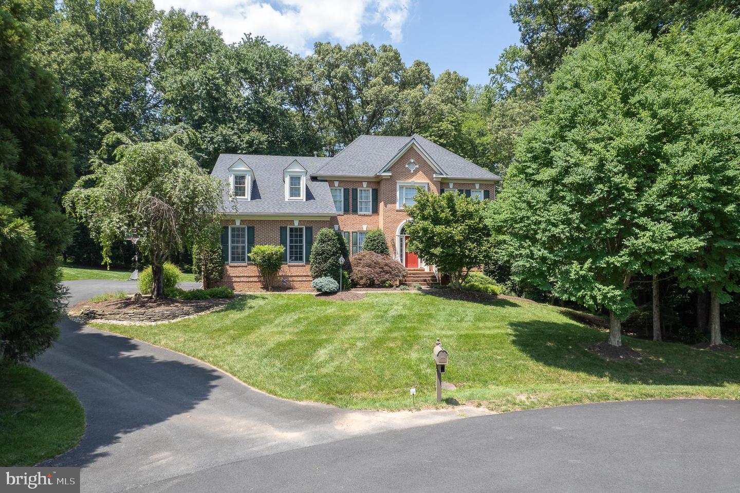 1050 NORTHFALLS CT, GREAT FALLS, Virginia 22066, 6 Bedrooms Bedrooms, ,4 BathroomsBathrooms,Residential,For sale,1050 NORTHFALLS CT,VAFX2250200 MLS # VAFX2250200