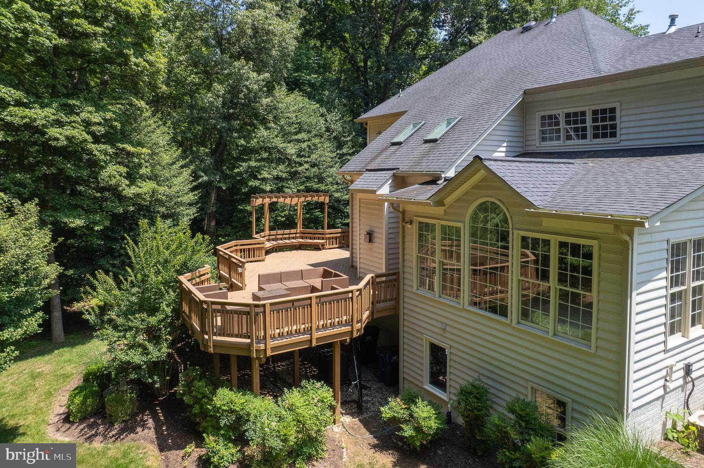 1050 NORTHFALLS CT, GREAT FALLS, Virginia 22066, 6 Bedrooms Bedrooms, ,4 BathroomsBathrooms,Residential,For sale,1050 NORTHFALLS CT,VAFX2250200 MLS # VAFX2250200