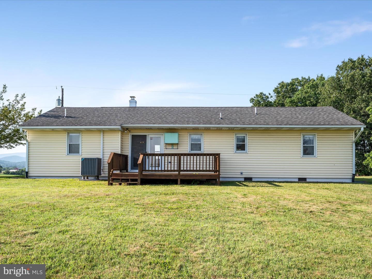 522 HAMBURG RD, EDINBURG, Virginia 22824, 3 Bedrooms Bedrooms, ,2 BathroomsBathrooms,Residential,For sale,522 HAMBURG RD,VASH2011810 MLS # VASH2011810