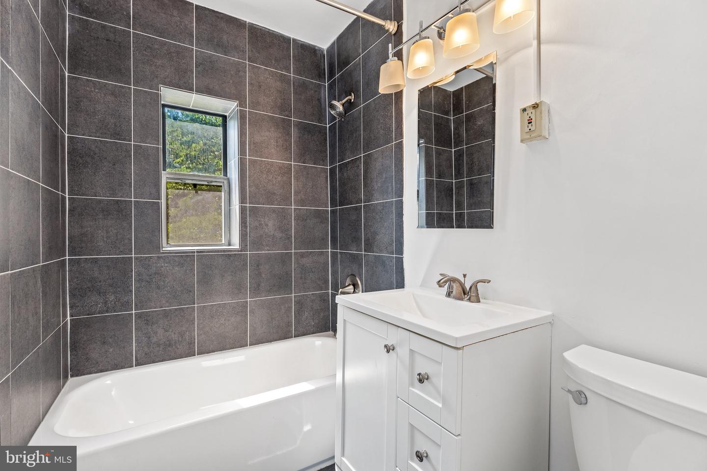 4100 W ST NW #306, WASHINGTON, District Of Columbia 20007, 2 Bedrooms Bedrooms, ,1 BathroomBathrooms,Residential,For sale,4100 W ST NW #306,DCDC2207590 MLS # DCDC2207590