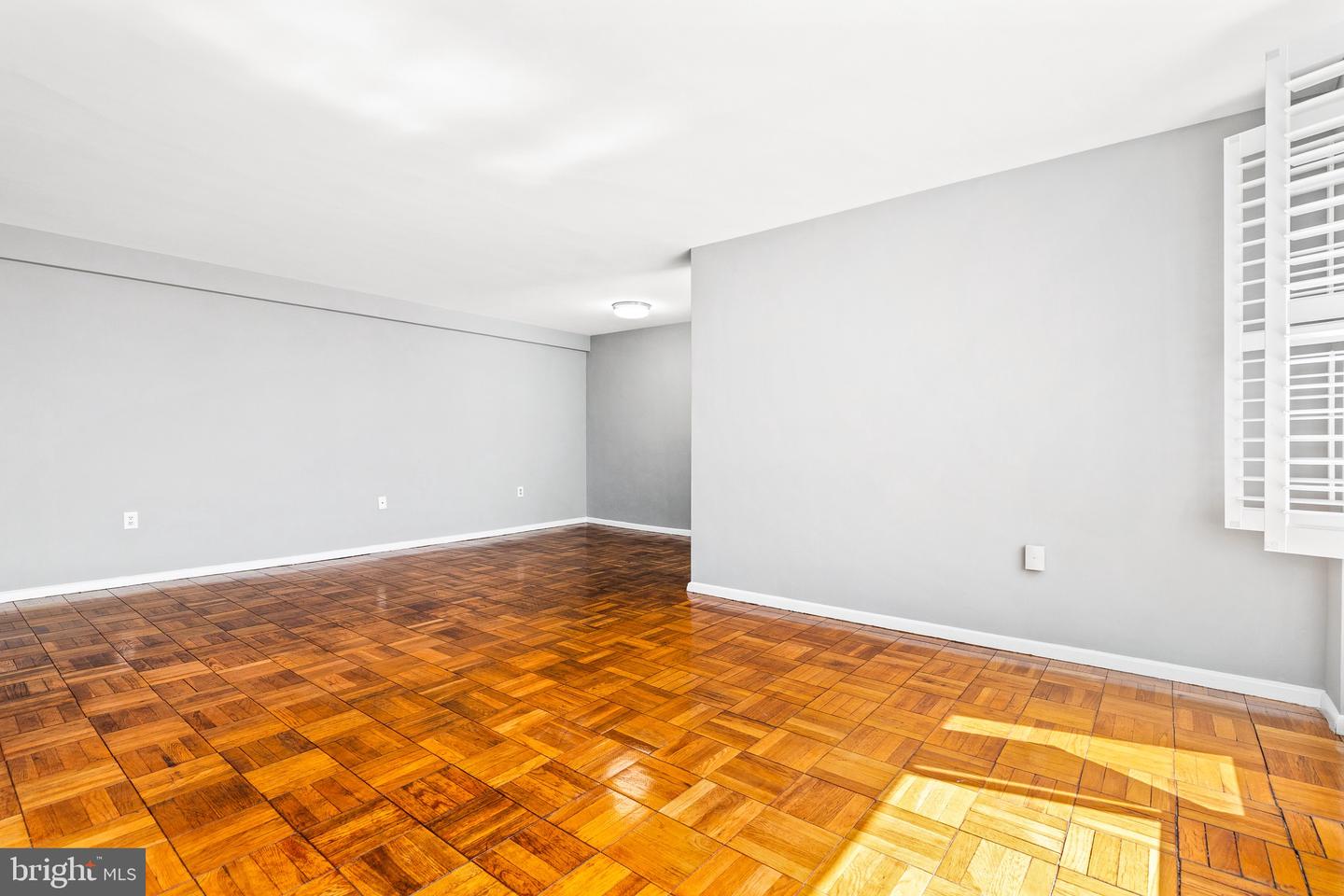 4100 W ST NW #306, WASHINGTON, District Of Columbia 20007, 2 Bedrooms Bedrooms, ,1 BathroomBathrooms,Residential,For sale,4100 W ST NW #306,DCDC2207590 MLS # DCDC2207590